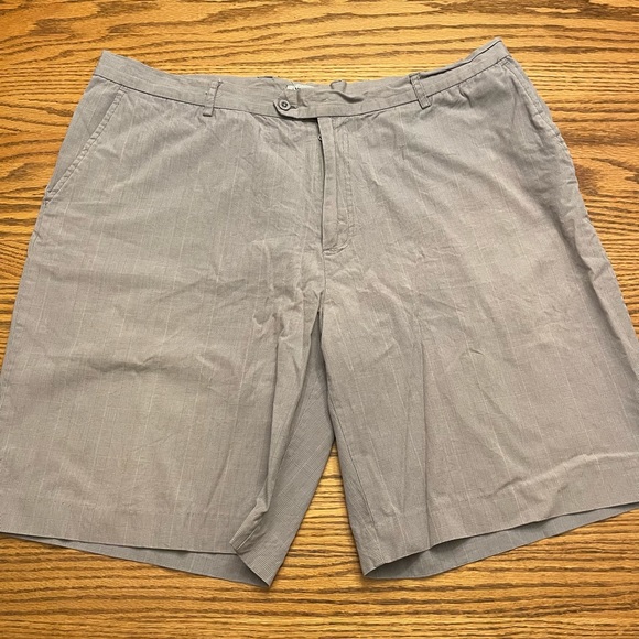 Mountain Ridge Shorts. size 42 - Picture 1 of 3